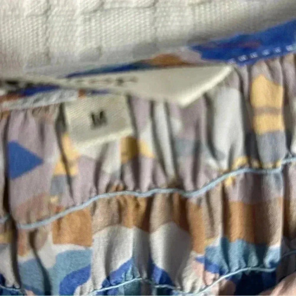 Tucker Size M Silk Multicolor Geo Print 3/4 Bishop Sleeve Button Up Blouse Top - Picture 8 of 11